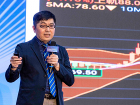 從「聽牌」到「看盤」：為什麼投資老手這一次，選擇拿回自己的決策權？